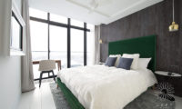 Loft Niseko Bedroom with Outdoor View | Middle Hirafu
