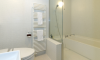 Niseko Landmark View Bathroom with Bathtub | Upper Hirafu