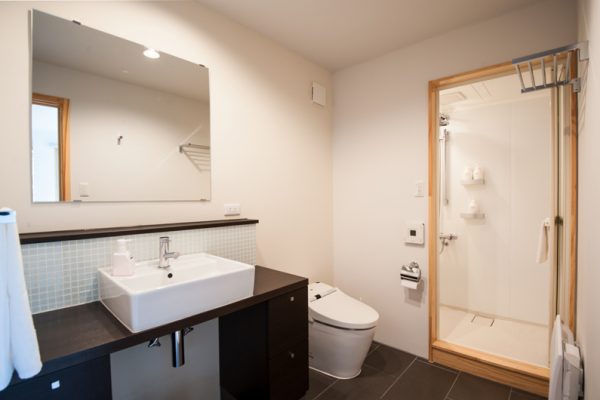 The Chalets at Country Resort Chuzenji Bathroom with Shower | West Hirafu