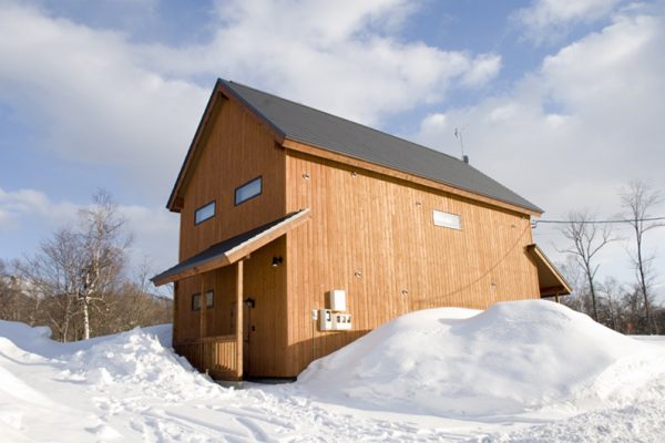 The Chalets at Country Resort Shimano Outdoor Area with Snow | West Hirafu