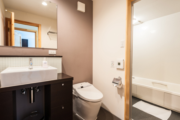 The Chalets at Country Resort Shimano Bathroom with Mirror | West Hirafu