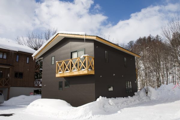 The Chalets at Country Resort Kamui Outdoor Area with Snow | West Hirafu