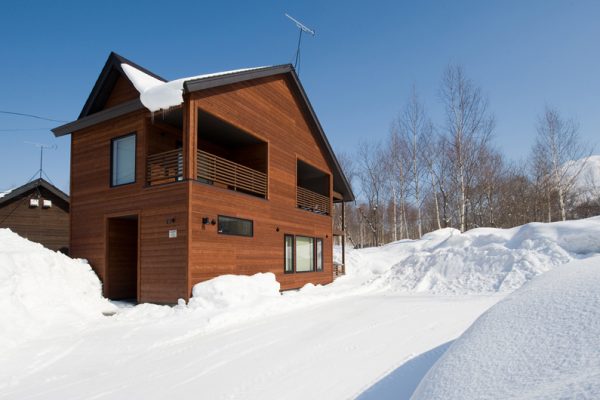 The Chalets at Country Resort Nosappu Outdoor Area with Snow | West Hirafu