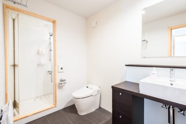 The Chalets at Country Resort Towada Bathroom with Shower | West Hirafu