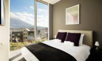 Terrazze Niseko Three Bedroom Alpine Views Bedroom | Middle Hirafu