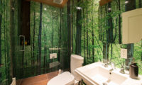 Gustavs Hideaway En-Suite Bathroom with Bathtub | Lower Hirafu