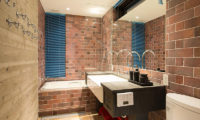 Gustavs Hideaway Bathroom with Bathtub | Lower Hirafu