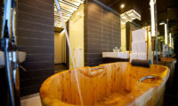 Kasara Townhouses Bathroom with Bathtub | Niseko Village