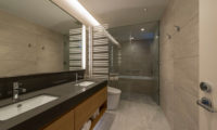 Kozue His and Hers Bathroom with Shower | Middle Hirafu
