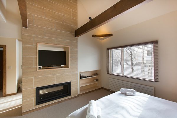 Gresystone Bedroom with TV | Lower Hirafu