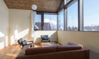 Tahoe Lodge Lounge Room with Outdoor View | East Hirafu