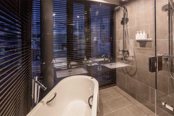 Haven Niseko Penthouse Bathroom | Middle Hirafu