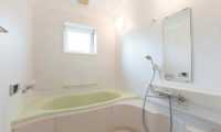 Swing Bridge House Bathroom with Bathtub | Higashiyama