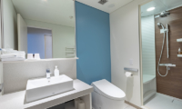 The Maples Niseko 28 Studio Room Resort Twin Bathroom | Upper Hirafu