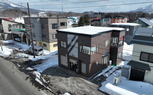 Makkari Central Barber Shop House