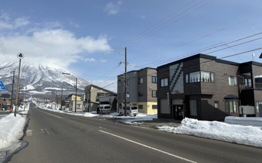 Makkari Central Barber Shop House