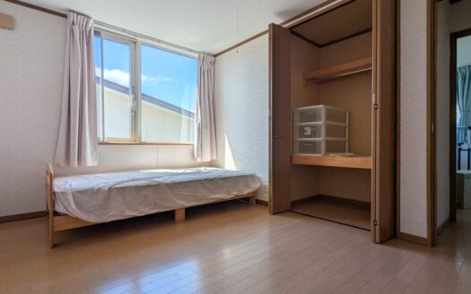 Kutchan Spacious 6-Bedroom House