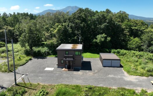 Takasago H House: Kutchan