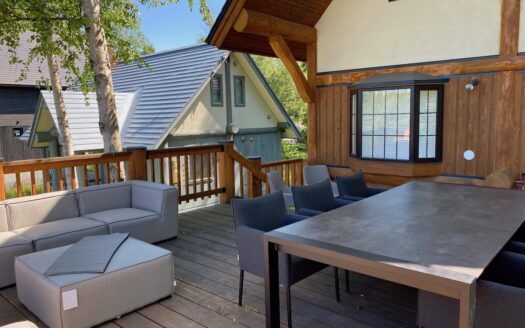 VWIN LOG HOUSE: St. Moritz, Kabayama