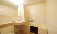 Ramat Niseko Bathroom with Bathtub | East Hirafu