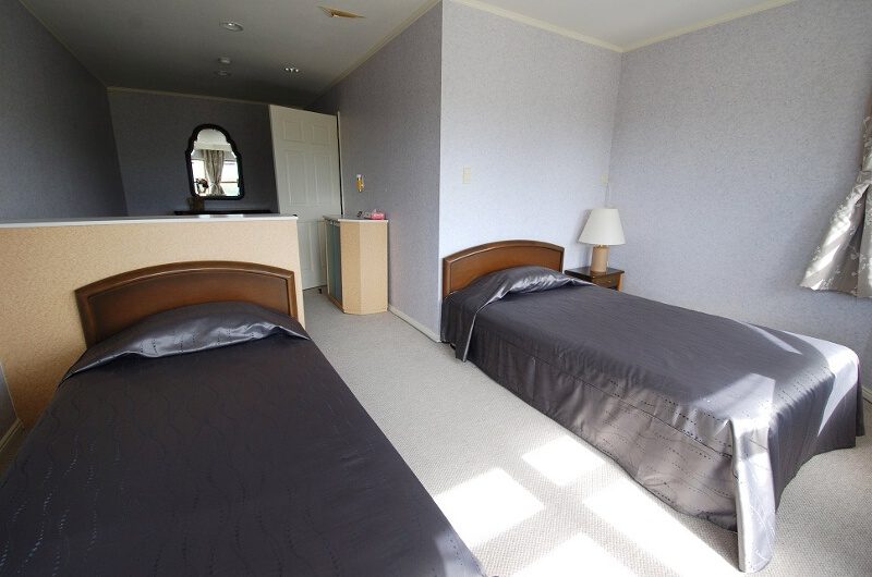 Ramat Niseko Twin Bedroom | East Hirafu
