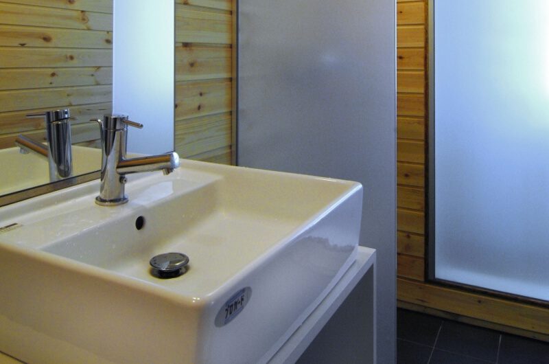 Sekka Annupuri Lodge Bathroom | Annupuri