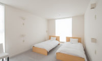 Ummei Twin Bedroom with Seating Area | Lower Hirafu