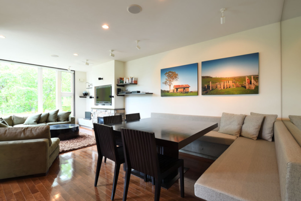 Big Valley Living and Dining Area | Lower Hirafu
