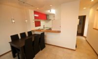 Hurry Slowly Condominiums Kitchen and Dining Area | Lower Hirafu