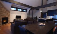 Mojos Living and Dining Area with Wooden Floor | Lower Hirafu
