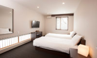 Glasshouse Twin Bedroom with TV | Lower Hirafu