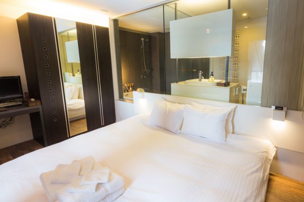 J-Sekka Suites Bedroom with En-Suite Bathroom | Middle Hirafu