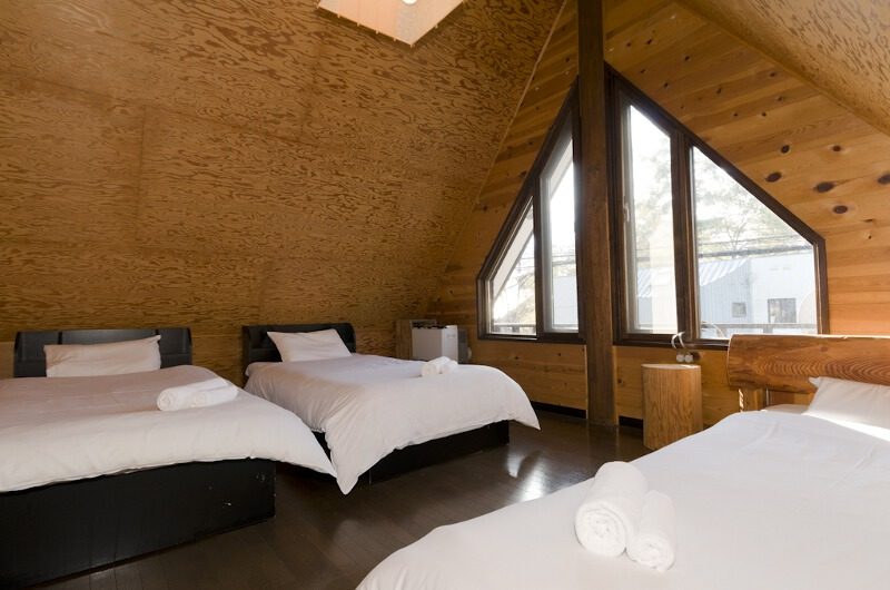 Jindabyne Lodge Bedroom with Triple Beds | East Hirafu