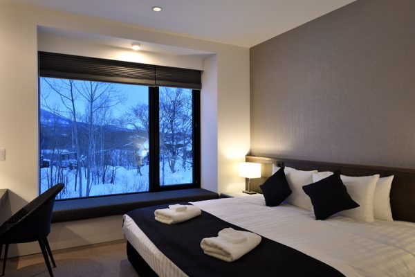Jun Bedroom with Mountain View | Lower Hirafu