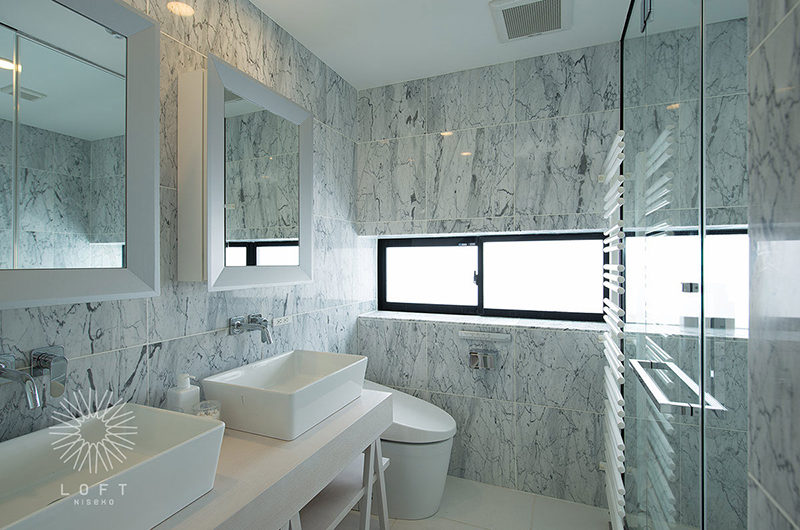 Loft Niseko His and Hers Bathroom with Shower | Middle Hirafu