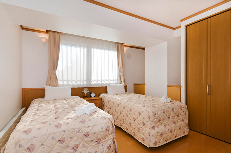 Mountainside Palace Twin Bedroom | Upper Hirafu