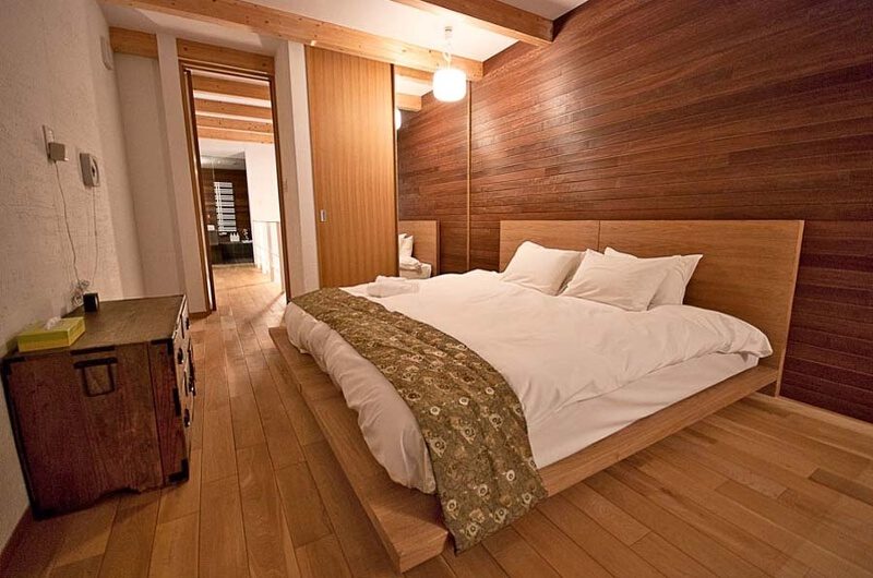 Sekka House Bedroom with Wooden Floor | Middle Hirafu