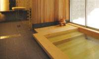 Sekka P4 Kado Bathroom with Bathtub | Lower Hirafu