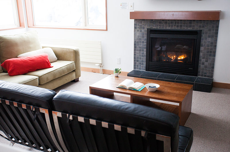 Itoku Lounge Area with Fireplace | Middle Hirafu