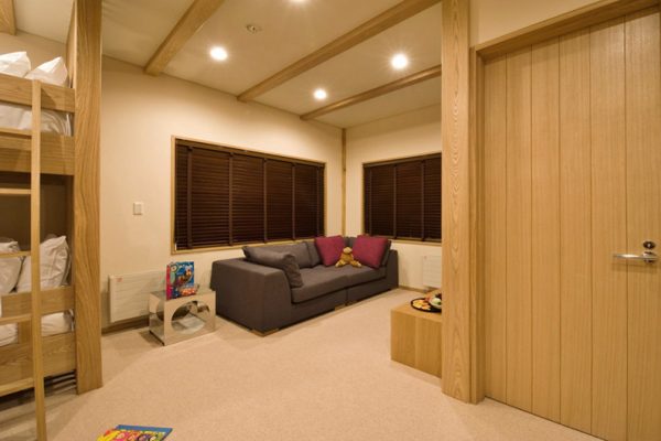 Tsubaki Bunk Room with Lounge | Lower Hirafu