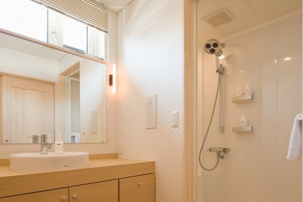 The Chalets at Country Resort Erimo Bathroom with Shower | West Hirafu