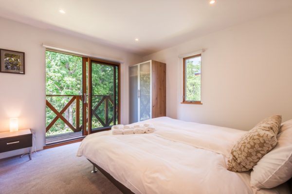 The Chalets at Country Resort Shiribetsu Bedroom and Balcony | West Hirafu
