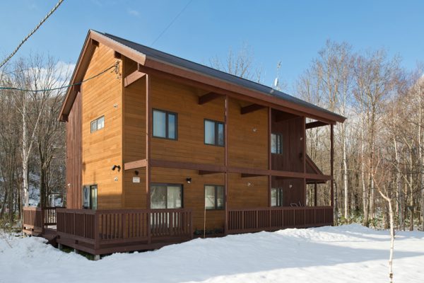 The Chalets at Country Resort Tazawa Outdoor Area with Snow | West Hirafu