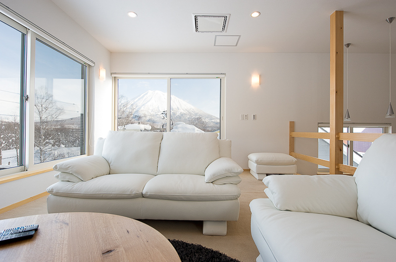 Birch Grove Lounge Area with Mountain View | Lower Hirafu