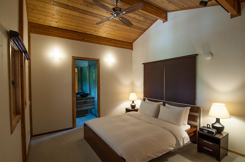 Creekside Bedroom with Table Lamps | Annupuri