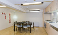 Futagoyama Two Bedroom Apartment Kitchen and Dining Area | Middle Hirafu Villag
