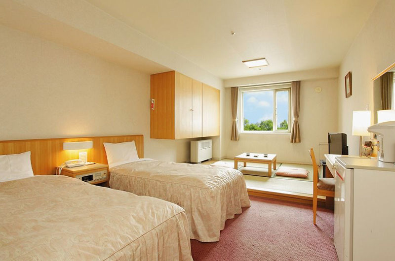 Hotel Niseko Alpen Mixed Japanese and Western Style Room | Upper Hirafu