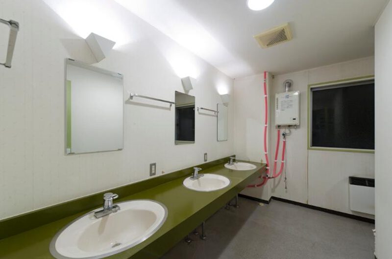 Inn Niseko Common Bathroom | Upper Hirafu