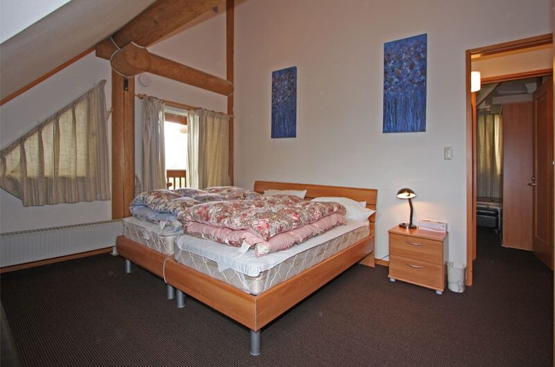 Kabayama Log House Bedroom with Carpet | West Hirafu
