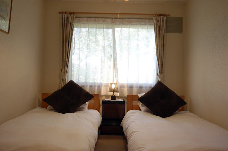 Lodge Mokoro Twin Bedroom | Annupuri